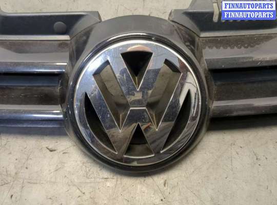 купить Решетка радиатора на Volkswagen Golf 5 2003-2009