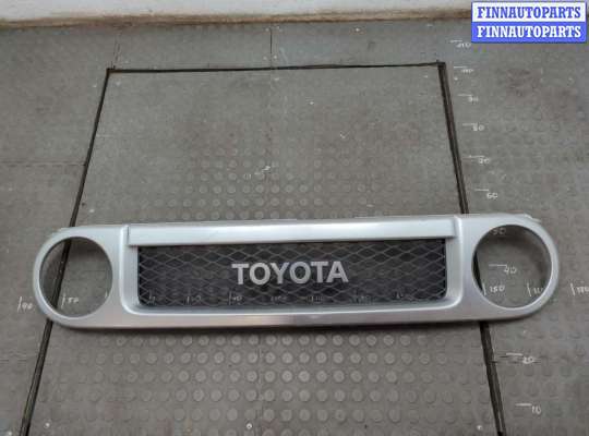купить Решетка радиатора на Toyota FJ Cruiser