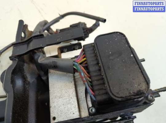 Блок ABS на Nissan X-Trail I (T30)