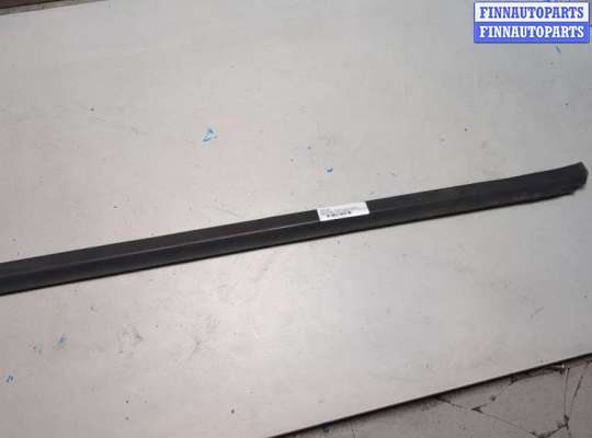 Молдинг стекла (боковое) MB1641296 на Mercedes Vito W639 2003-2014