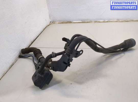 Горловина топливного бака на Toyota Camry XV40