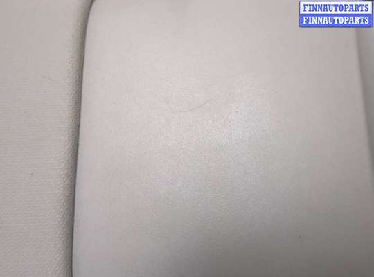 купить Обшивка центральной стойки на Volkswagen Tiguan 2016-2021