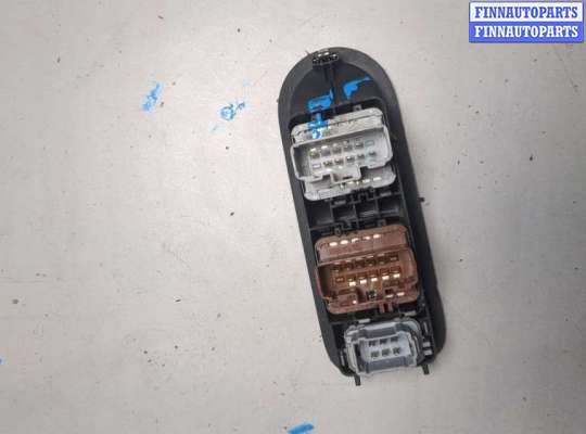 купить Кнопка стеклоподъемника (блок кнопок) на Renault Scenic 2003-2009