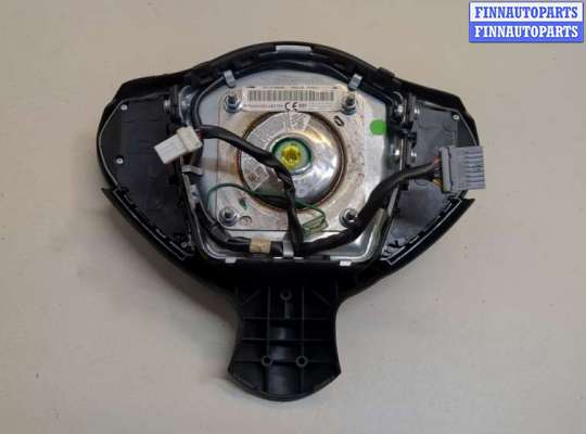 Подушка безопасности водителя (AirBag) на Nissan Juke