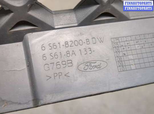 купить Решетка радиатора на Ford Fiesta 2001-2007