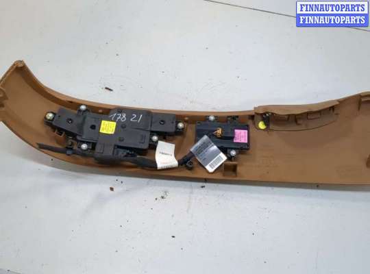 купить Кнопка регулировки сидений на Audi A8 (D3) 2002-2010