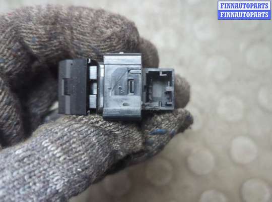 купить Кнопка стеклоподъемника (блок кнопок) на Audi A4 (B9) 2015-2023