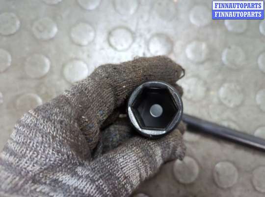 Ключ балонный на Hyundai Elantra VI (AD)