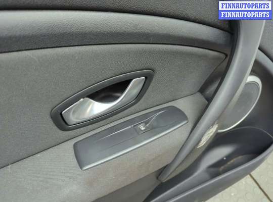 купить Стекло боковой двери на Renault Megane 3 2009-2016
