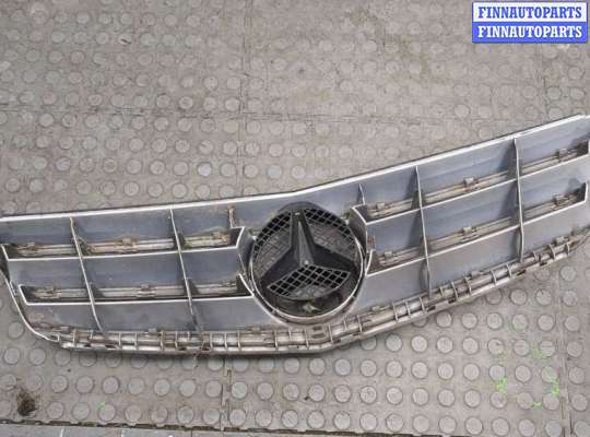 Решетка радиатора на Mercedes-Benz C (W204)