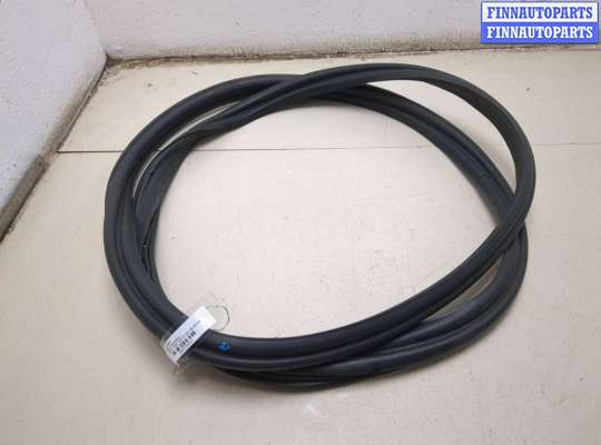 купить Уплотнитель на Volvo S60 2010-2018