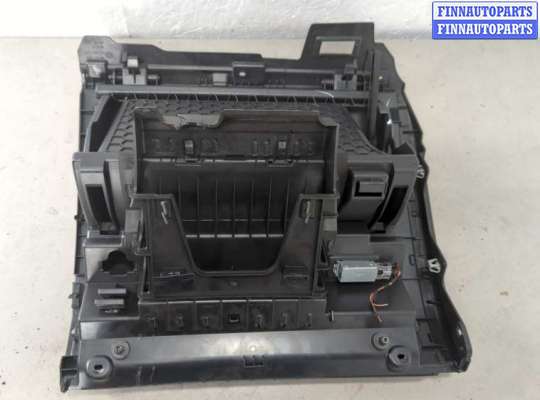 Бардачок (вещевой ящик) на Volkswagen Tiguan II