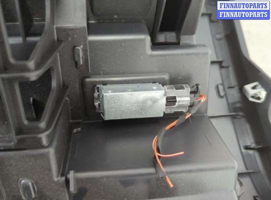 Бардачок (вещевой ящик) на Volkswagen Tiguan II