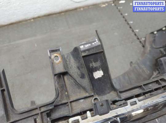 купить Решетка радиатора на Audi Q3 2011-2018