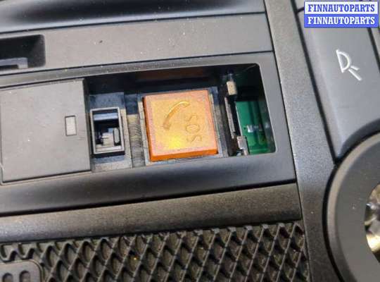 купить Фонарь салона (плафон) на BMW X5 E70 2006-2013