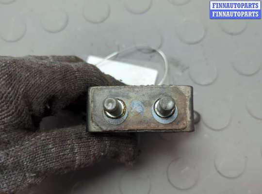 купить Петля крышки багажника на Toyota C-HR 2016-2023