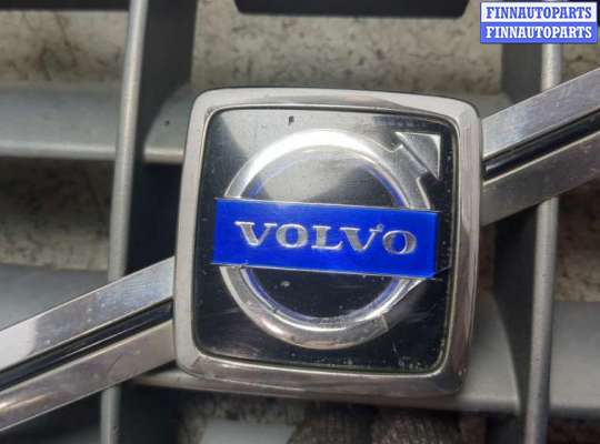купить Решетка радиатора на Volvo XC70 2000-2007