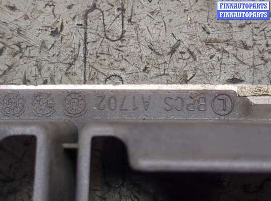 купить Решетка радиатора на Volvo XC70 2000-2007