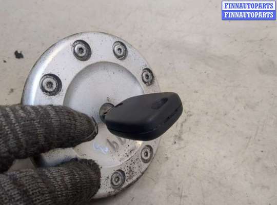 купить Лючок бензобака на Peugeot 206