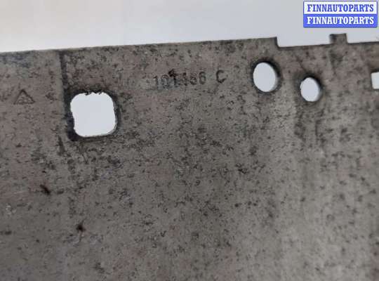 купить Рамка передняя (телевизор) на Mercedes C W204 2006-2015