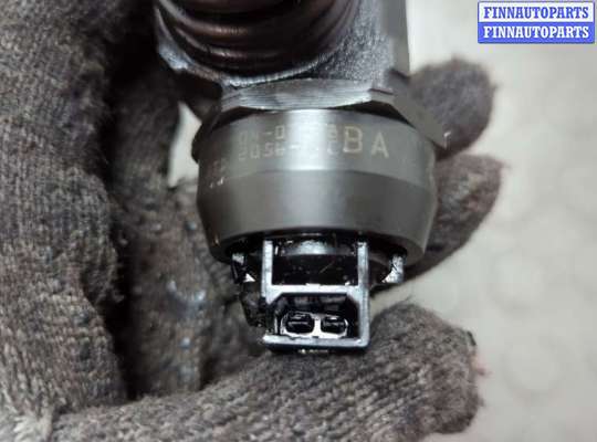 Форсунка топливная на Volkswagen Caddy III (2K)