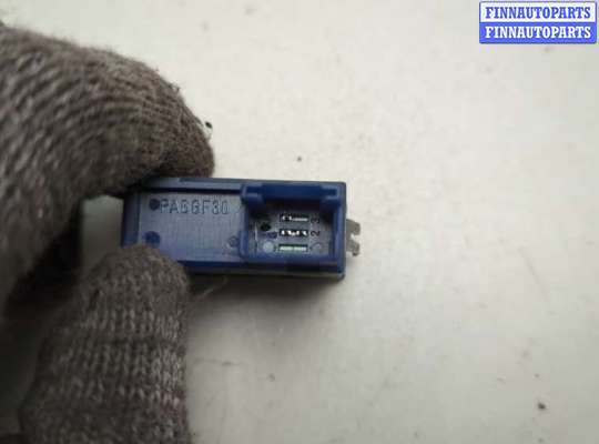 купить Кнопка открывания багажника с крышки на BMW 7 E38 1994-2001