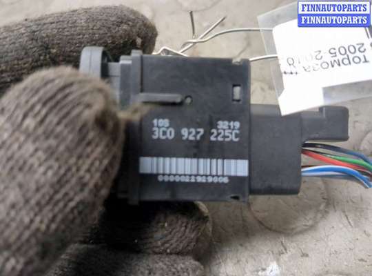 купить Кнопка стояночного тормоза (ручника) на Volkswagen Passat 6 2005-2010