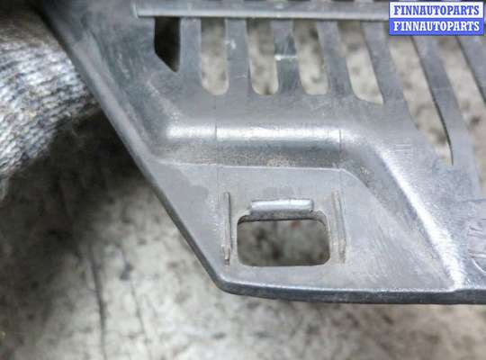 купить Решетка радиатора на Volkswagen Golf 5 2003-2009