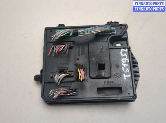 Блок управления бортовой сети (Body Control Module) RN1497635 на Renault Megane 3 2009-2016