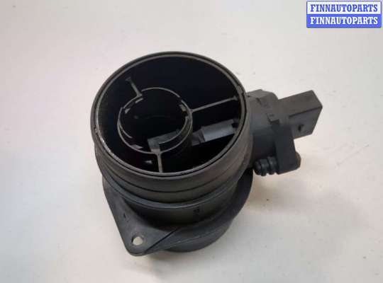 Датчик расхода воздуха (ДМРВ) на Volkswagen Passat B6 (3C)