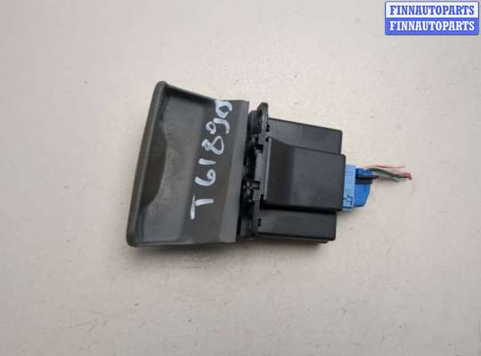 Кнопка стояночного тормоза (ручника) RN1589855 на Renault Scenic 2003-2009
