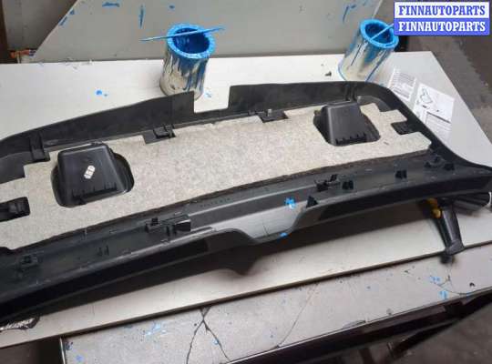 купить Обшивка крышки (двери) багажника на Volkswagen Golf 4 1997-2006