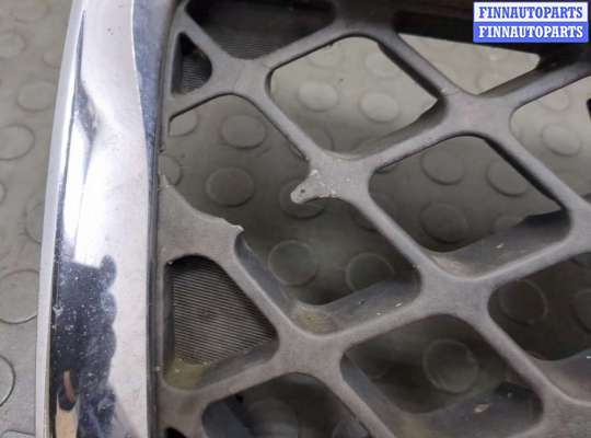 купить Решетка радиатора на Nissan Navara 2004-2015