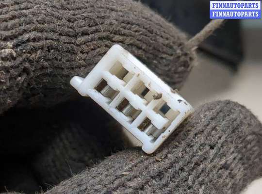 Зеркало боковое на Toyota Allex | Corolla Runx (NZE12)