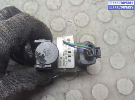 Клапан воздушный на Audi A6 (C6)