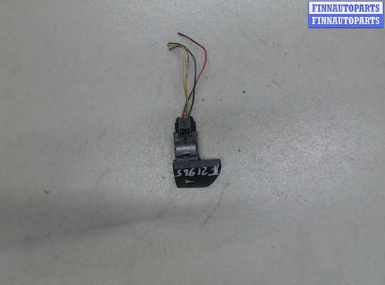 Кнопка открывания замков дверей PG1073552 на Peugeot 307