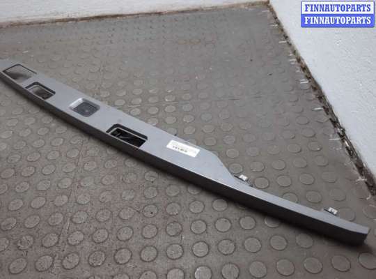 Накладка под номер (бленда) LRQ2359 на Land Rover Range Rover Evoque 2011-2018