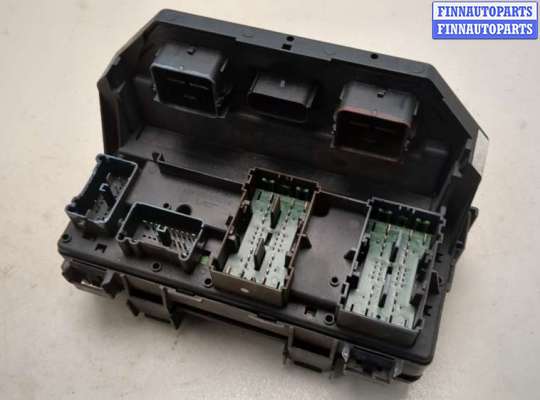 купить Блок предохранителей на Chrysler Town-Country 2007-2010