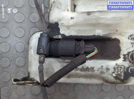 купить Бачок омывателя на Nissan Note E11 2005-2013