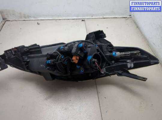 Фара передняя на Mazda 5 I (CR)