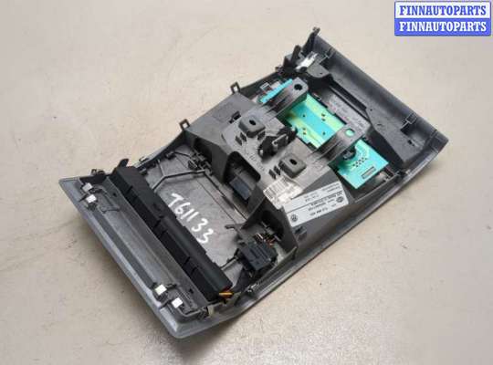 купить Фонарь салона (плафон) на Volkswagen Touareg 2006-2010