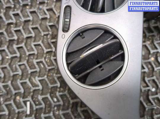 купить Рамка под магнитолу на Volkswagen Tiguan 2007-2011