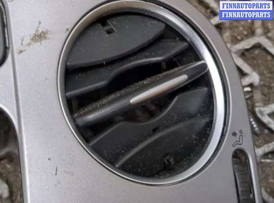 купить Рамка под магнитолу на Volkswagen Tiguan 2007-2011