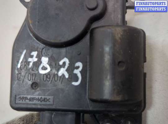 Моторчик заслонки печки на Jeep Grand Cherokee IV (WK2)