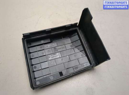 купить Крышка блока предохранителей на Volkswagen Passat 6 2005-2010