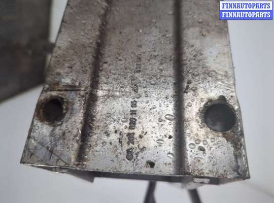 купить Рамка передняя (телевизор) на Mercedes C W204 2006-2015