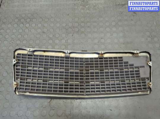 купить Решетка радиатора на Mercedes C W202 1993-2001