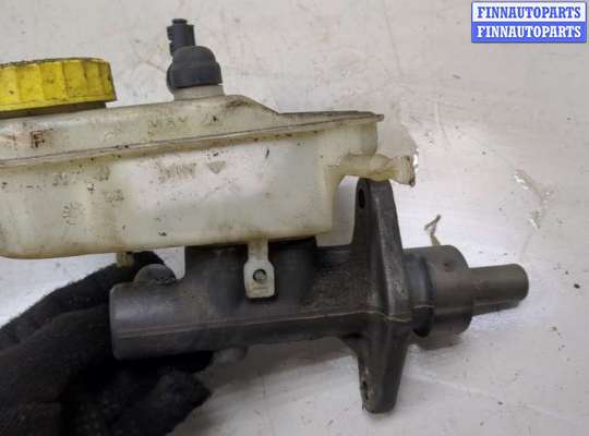 Главный тормозной цилиндр (ГТЦ) на Volkswagen Polo Mk3 (6N/6KV)