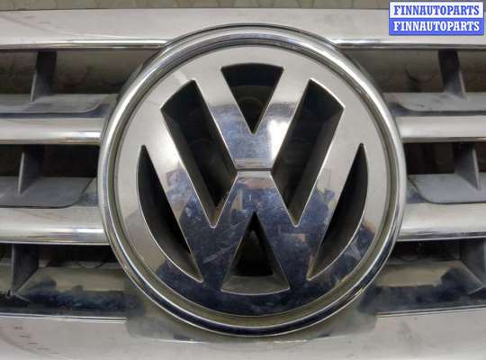 купить Решетка радиатора на Volkswagen Touareg 2002-2007