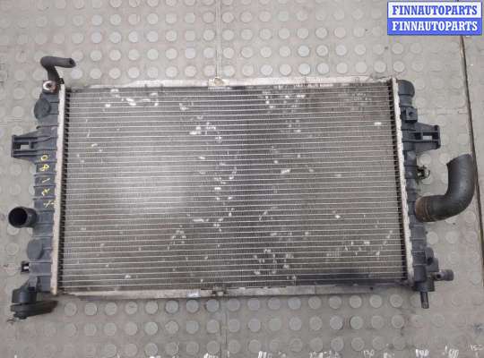 Радиатор охлаждения двигателя OP2352040 на Opel Astra H 2004-2010